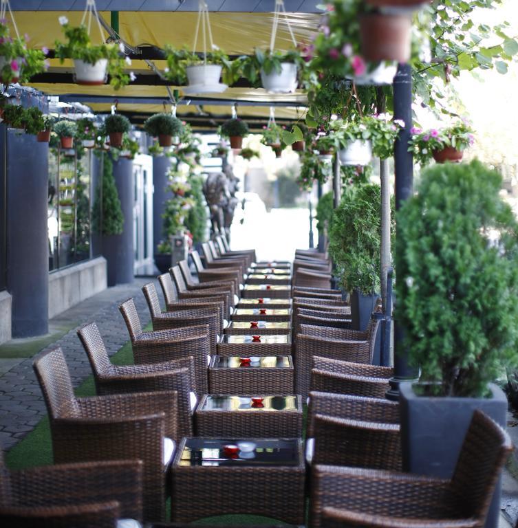 Design Hotel Mr. President Garni Belgrado Exterior foto